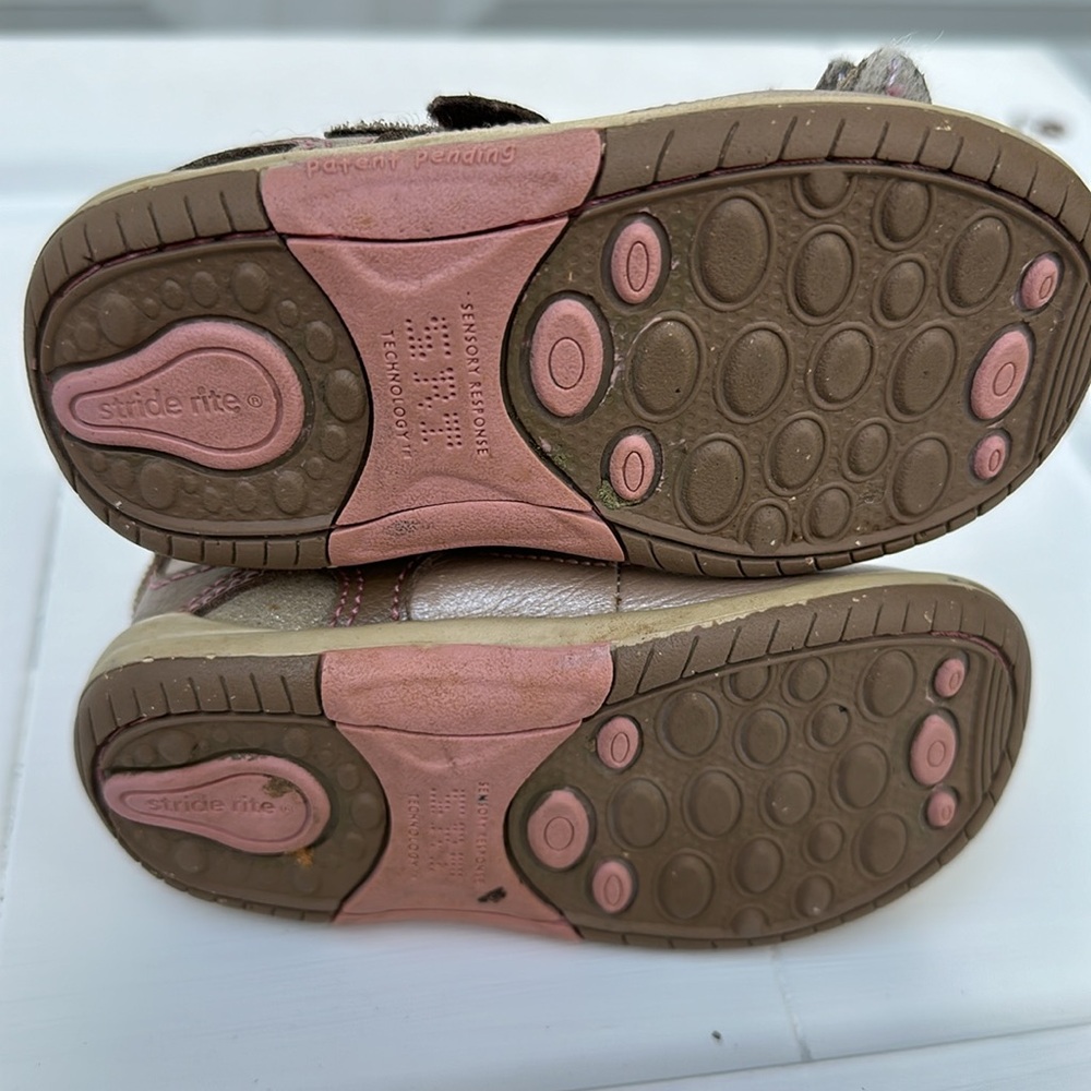Stride Rite Shoes Size 5 - Picture 3 of 3